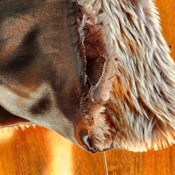 RUE 21 Faux Fur Zippered Hooded Vest - Size S/M - Picture 6 of 10